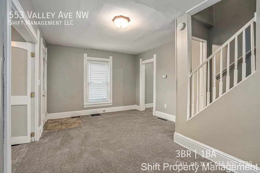 553 Valley Ave Nw - Photo 4 of 15