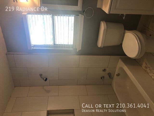 219 Radiance Ave - Photo 4 of 13