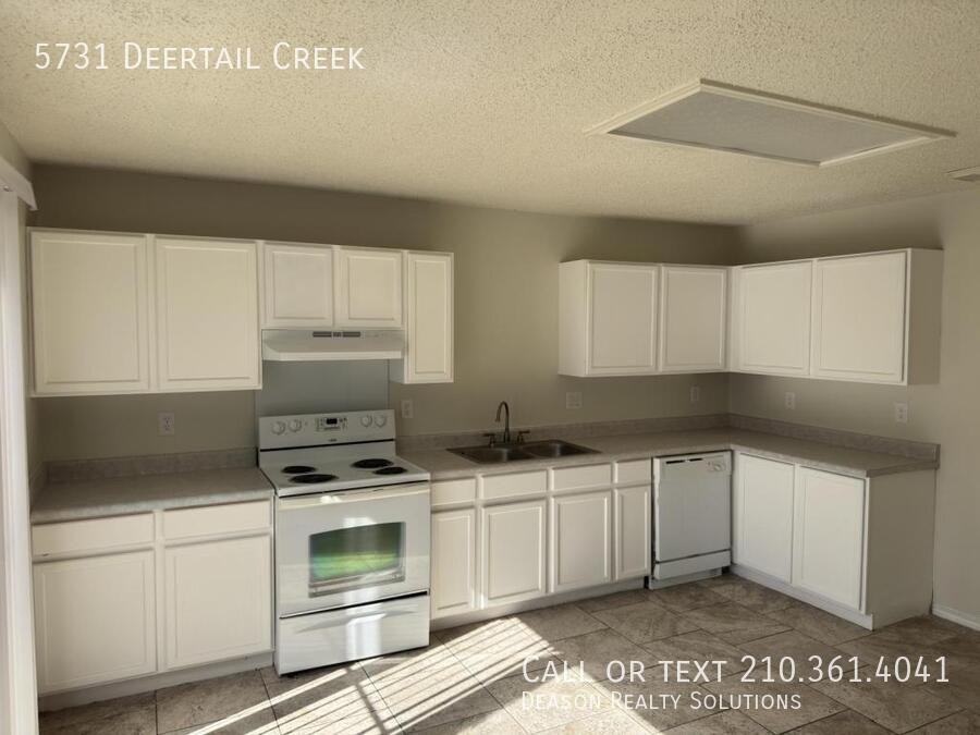 5731 Deertail Crk - Photo 7 of 35