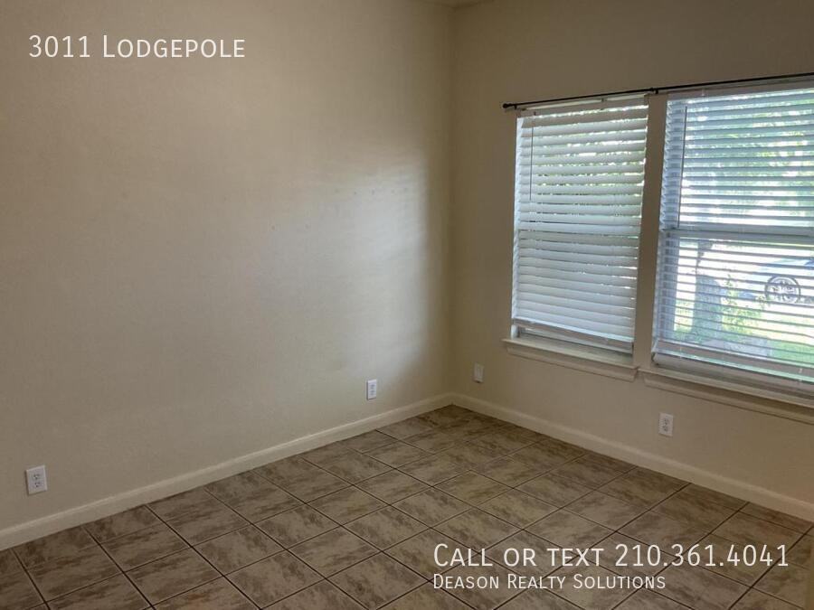 3011 Lodgepole Ln - Photo 4 of 25