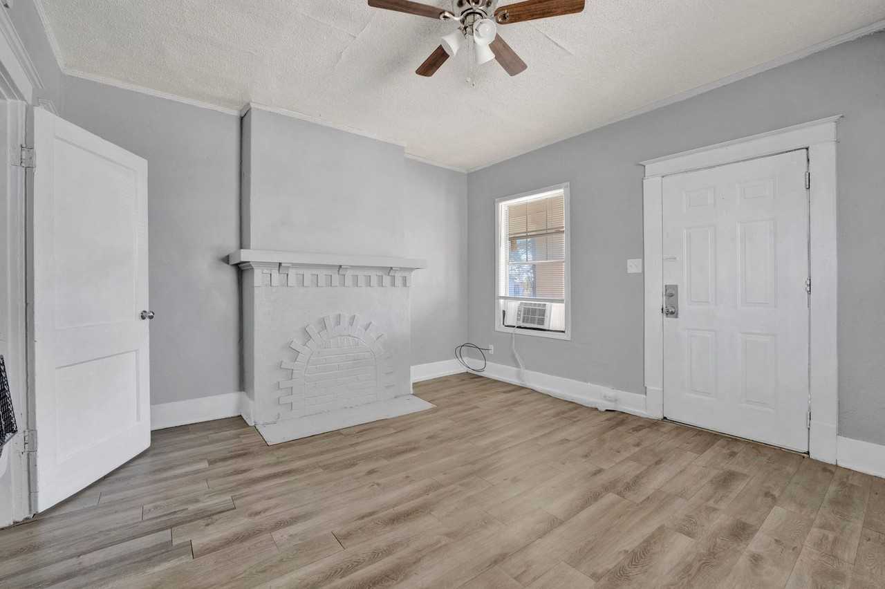 964 Joseph Pl - Photo 6 of 15