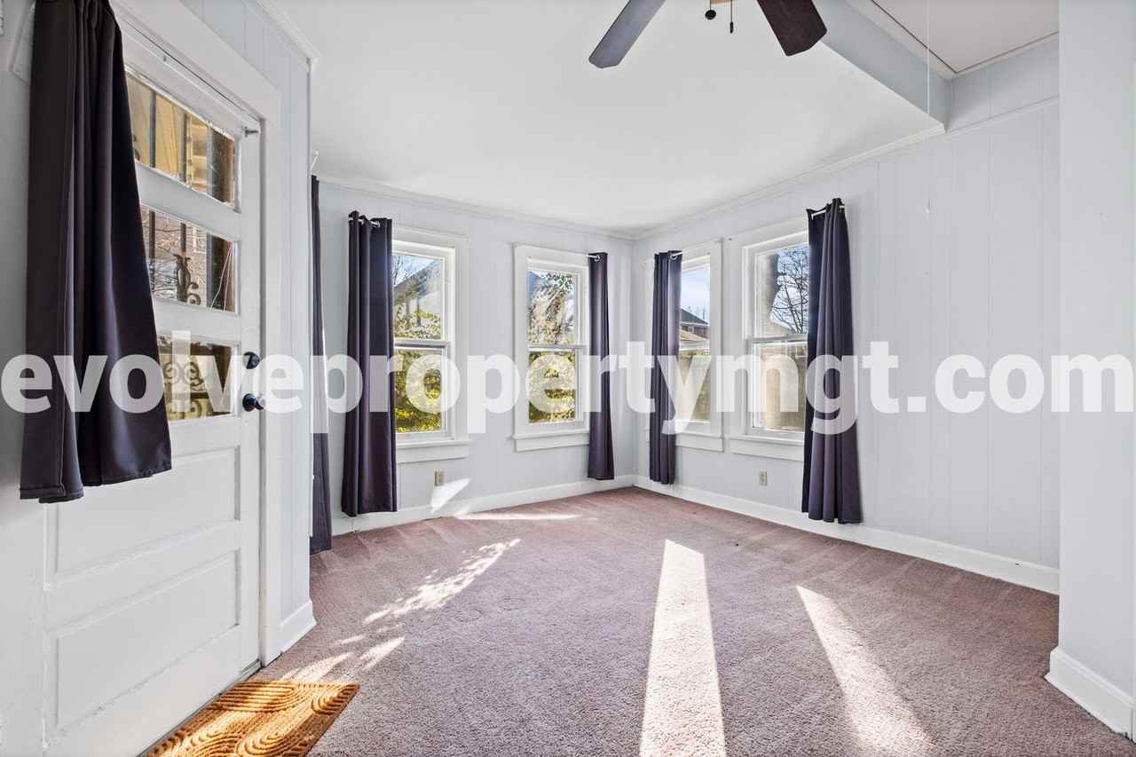 246 N Watkins St - Photo 3 of 18