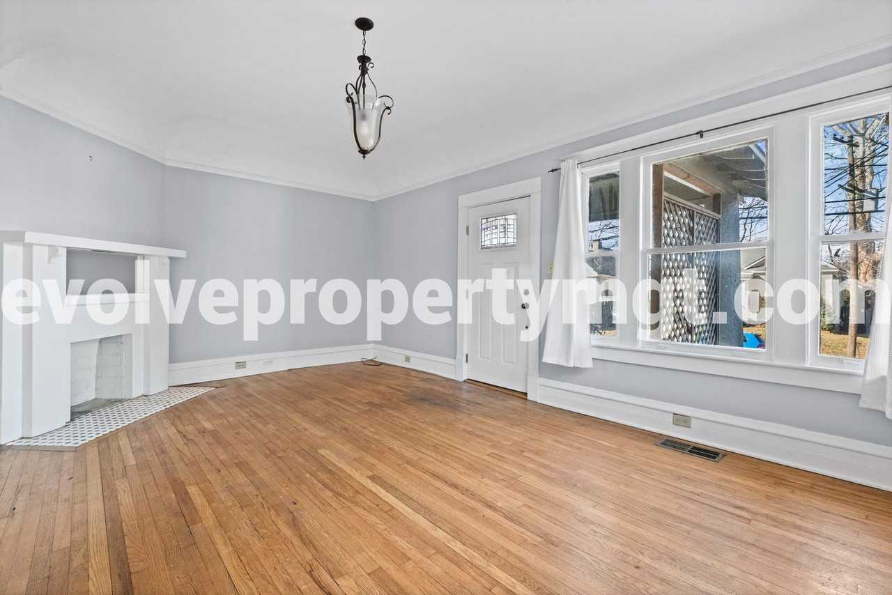 246 N Watkins St - Photo 4 of 18