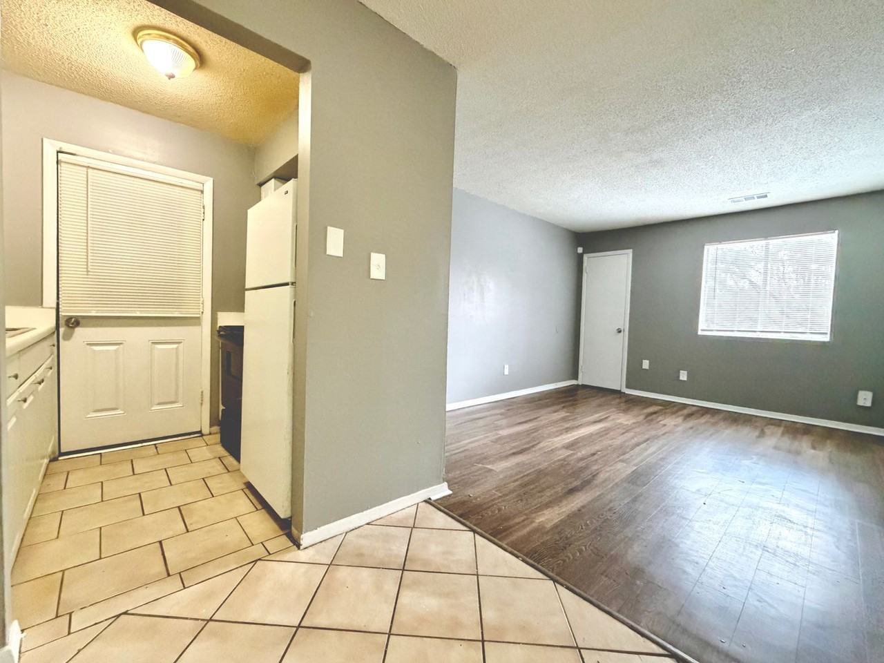 4651 Royal Ridge Dr #8 - Photo 7 of 12