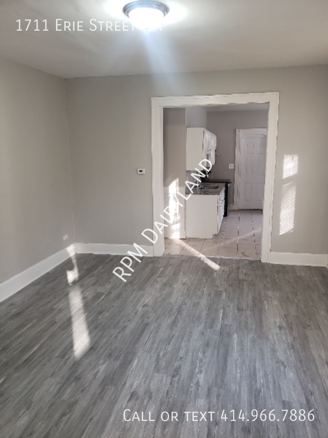 1711 Erie St #A - Photo 4 of 9