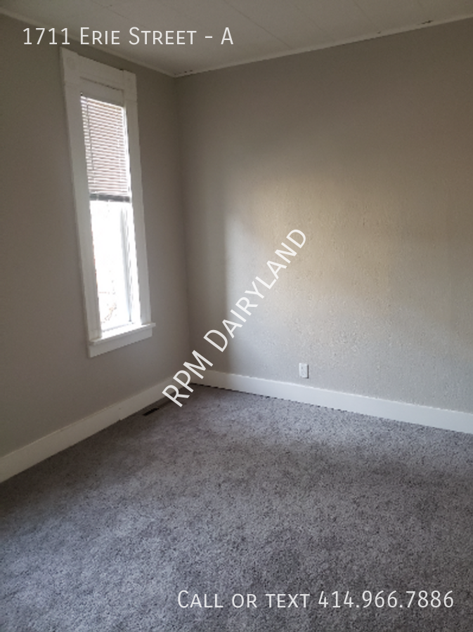 1711 Erie St #A - Photo 7 of 9