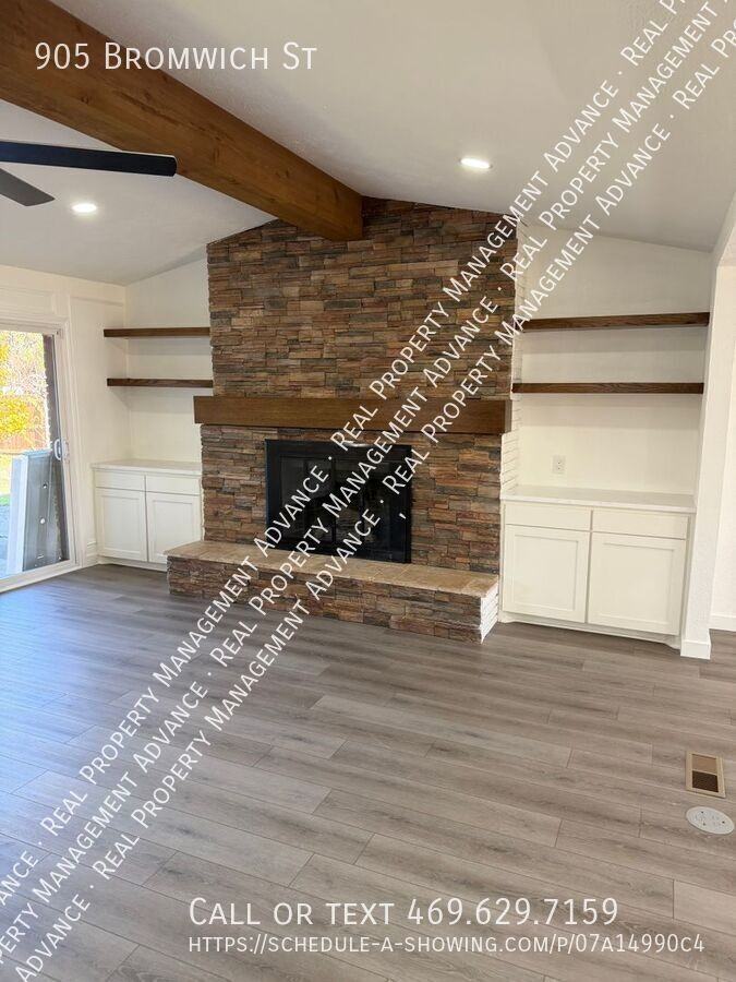 905 Bromwich St - Photo 2 of 25