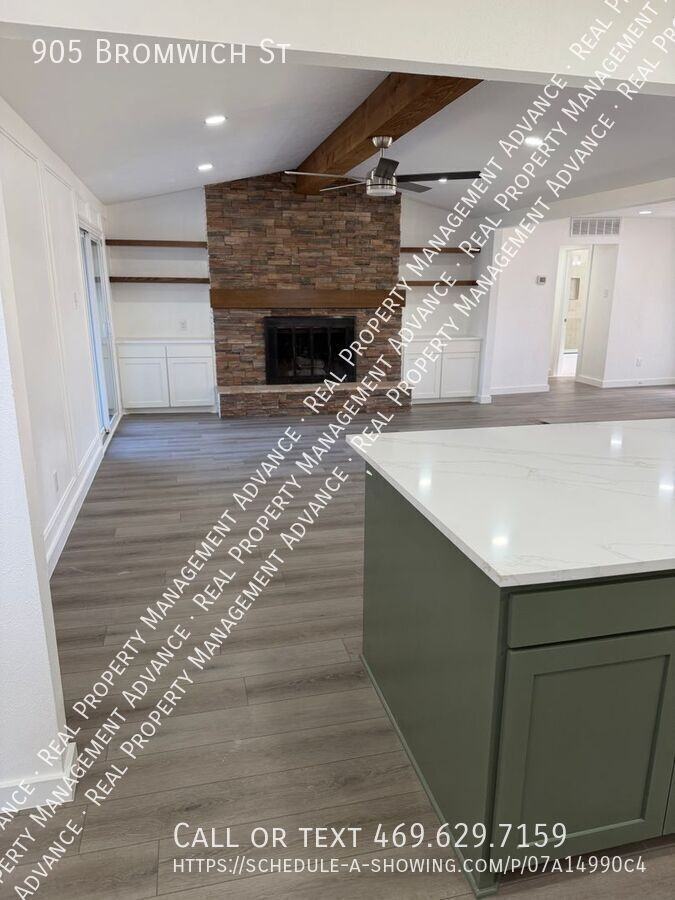 905 Bromwich St - Photo 3 of 25