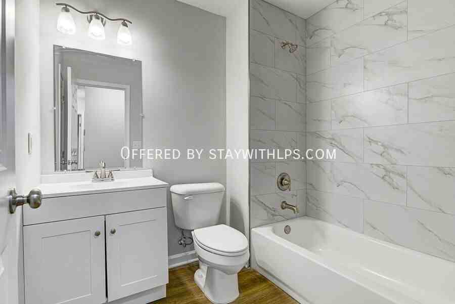2927 Beechmont St - Photo 7 of 22