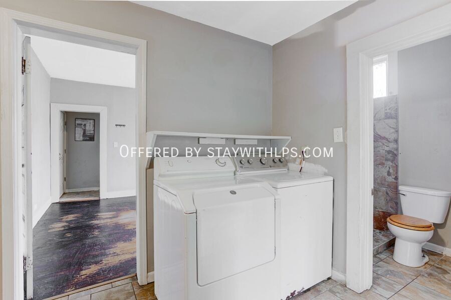 132 N Evergreen St #6 - Photo 5 of 11