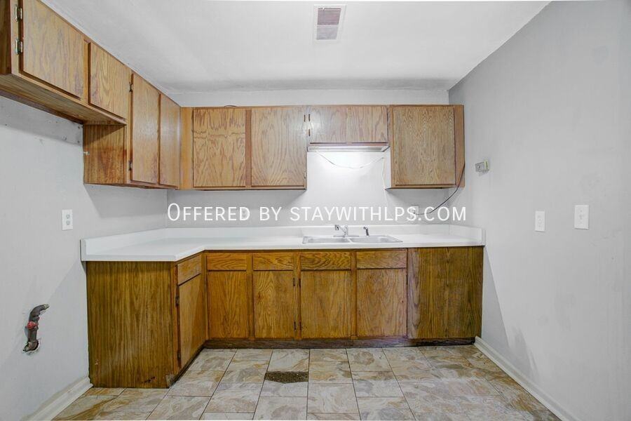 132 N Evergreen St #6 - Photo 7 of 11