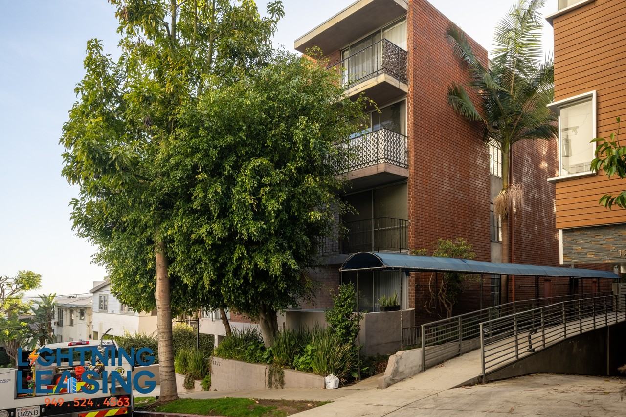 1210 Horn Ave #303D - Photo 2 of 14