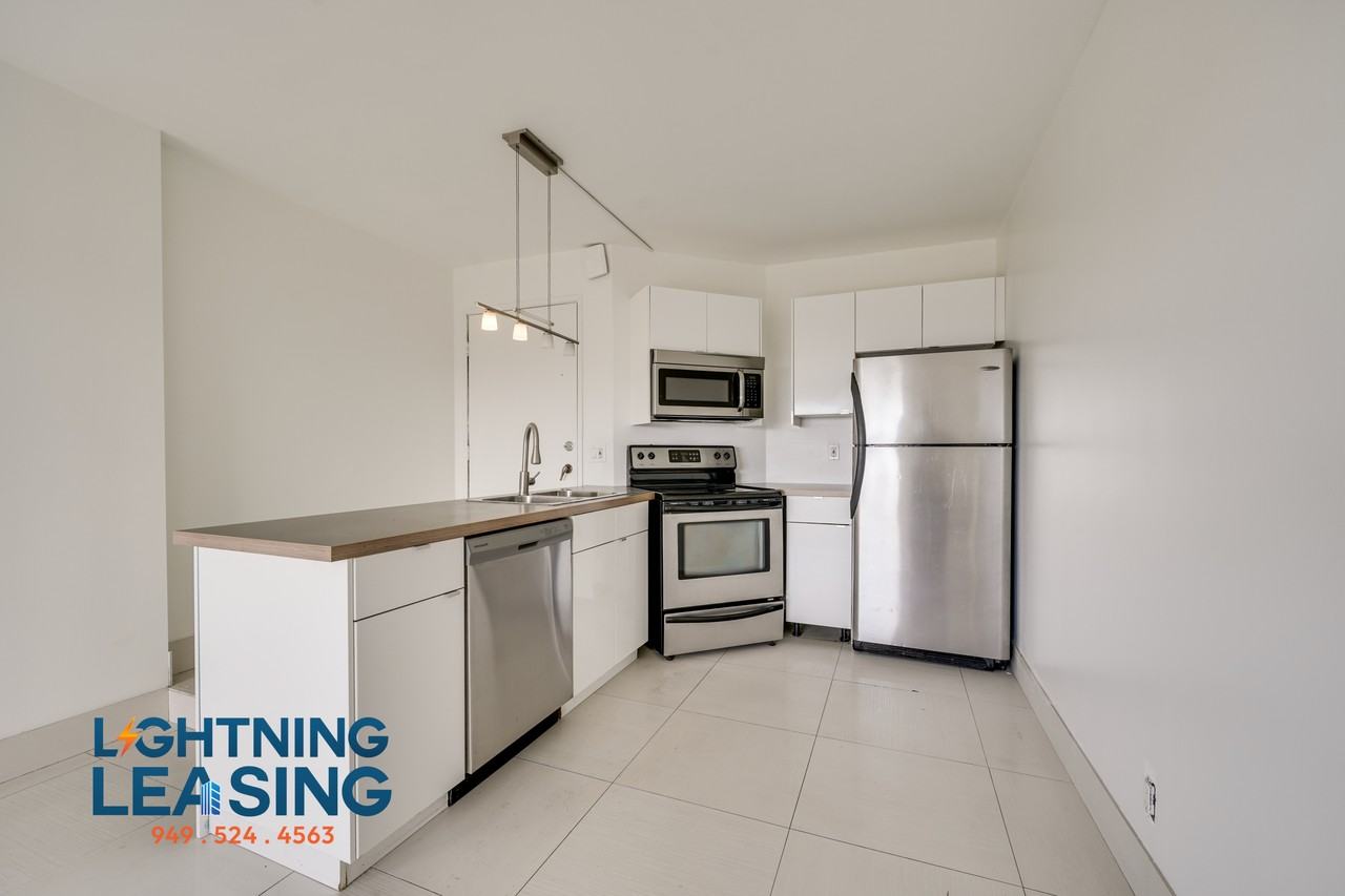 3948 Los Feliz Blvd #302B