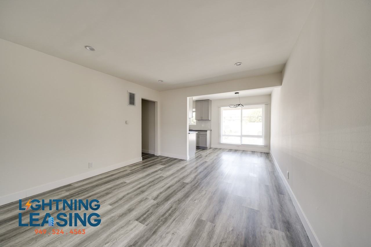 529 E Arbor Vitae St #6A - Photo 2 of 26
