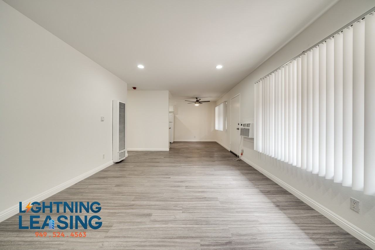 5121 1/2 Klump Ave #210D - Photo 2 of 32