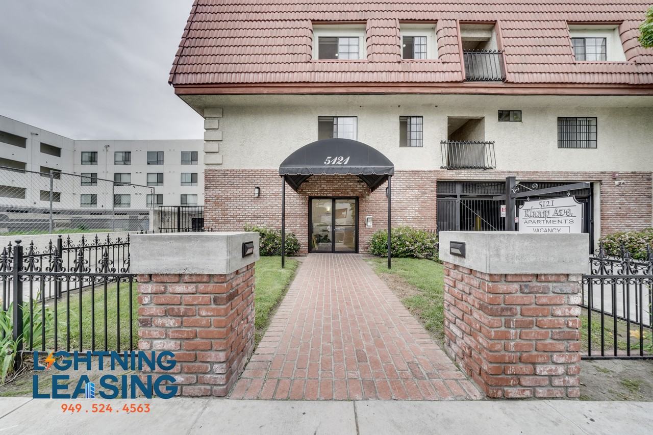 5121 1/2 Klump Ave #210D - Photo 3 of 32