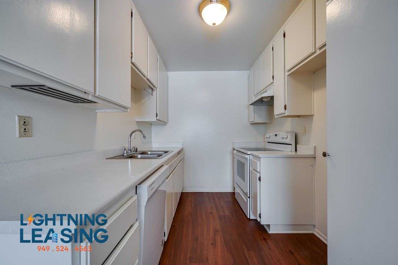 10252 1/2 Commerce Ave #120D - Photo 2 of 32