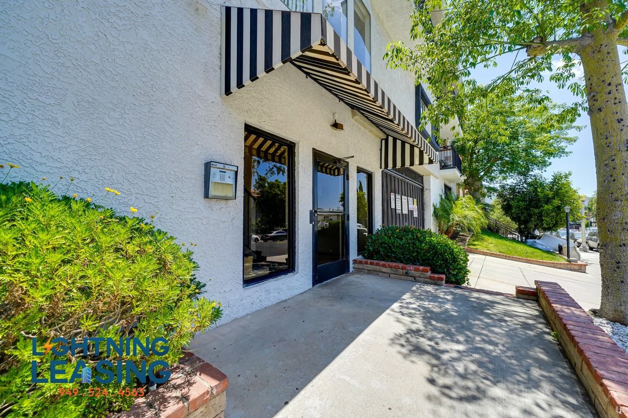 10252 1/2 Commerce Ave #120D - Photo 3 of 32