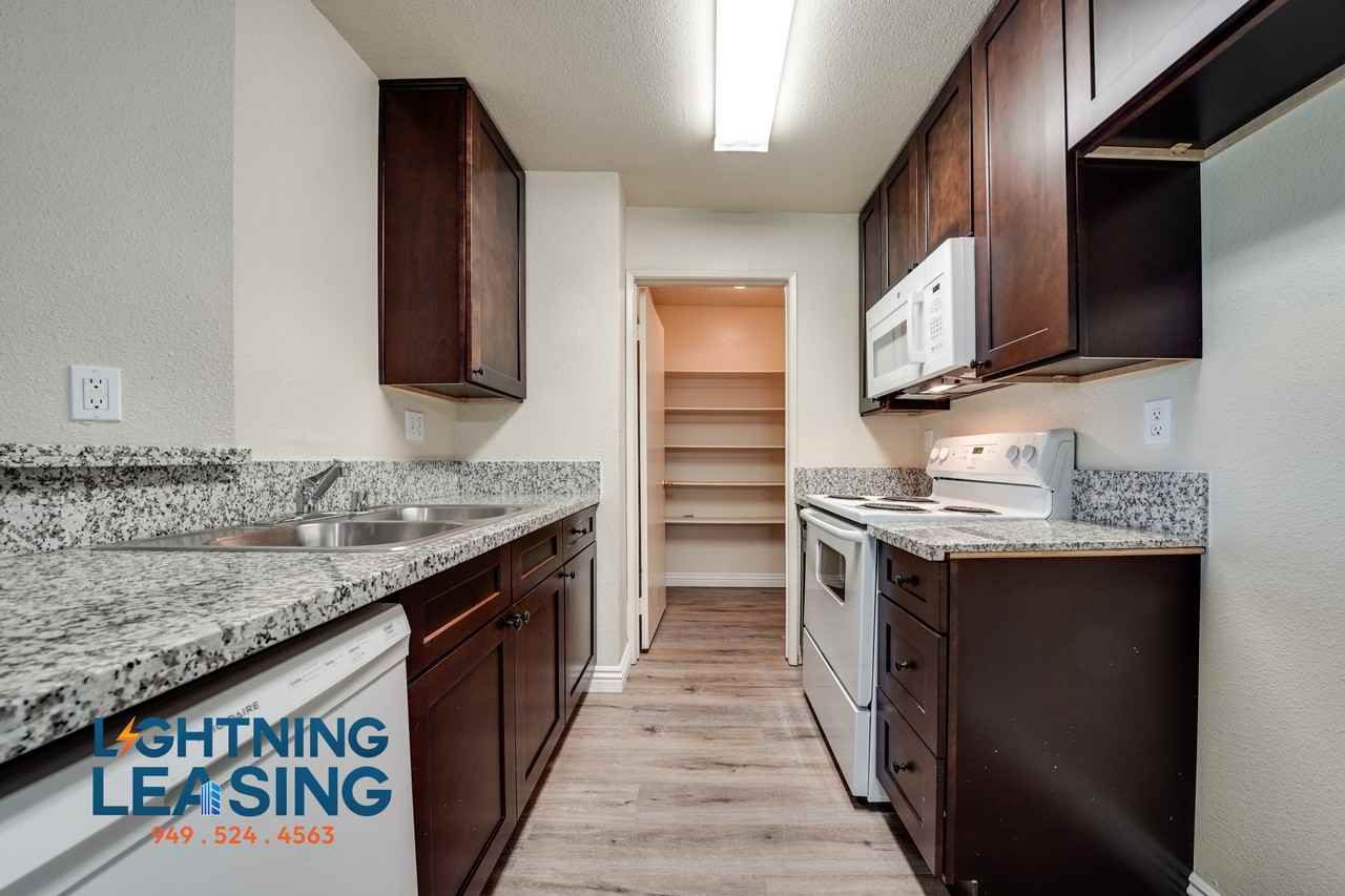 2850 1/2 Riverside Dr #3-205D - Photo 2 of 21