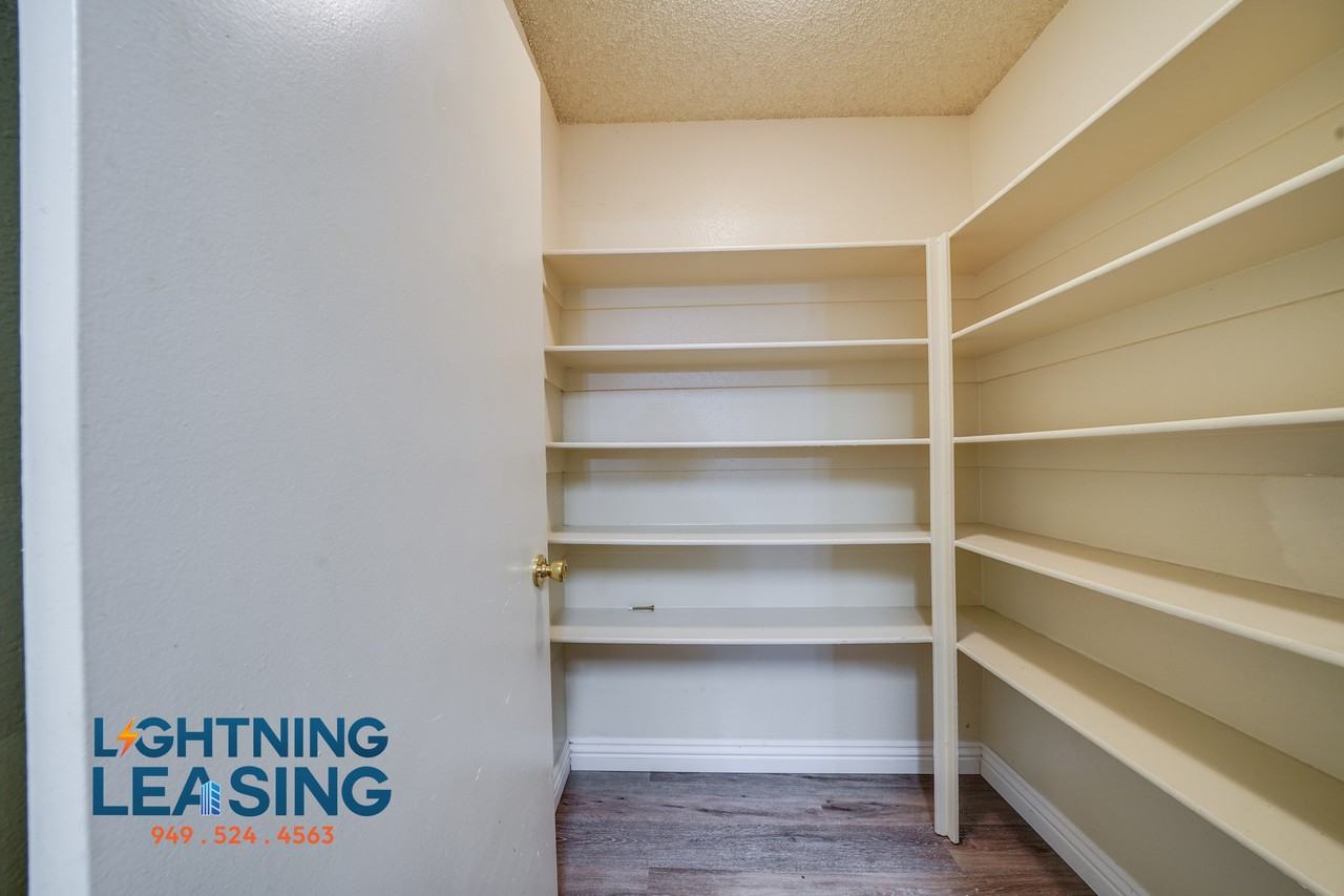 2850 1/2 Riverside Dr #3-205D - Photo 7 of 21