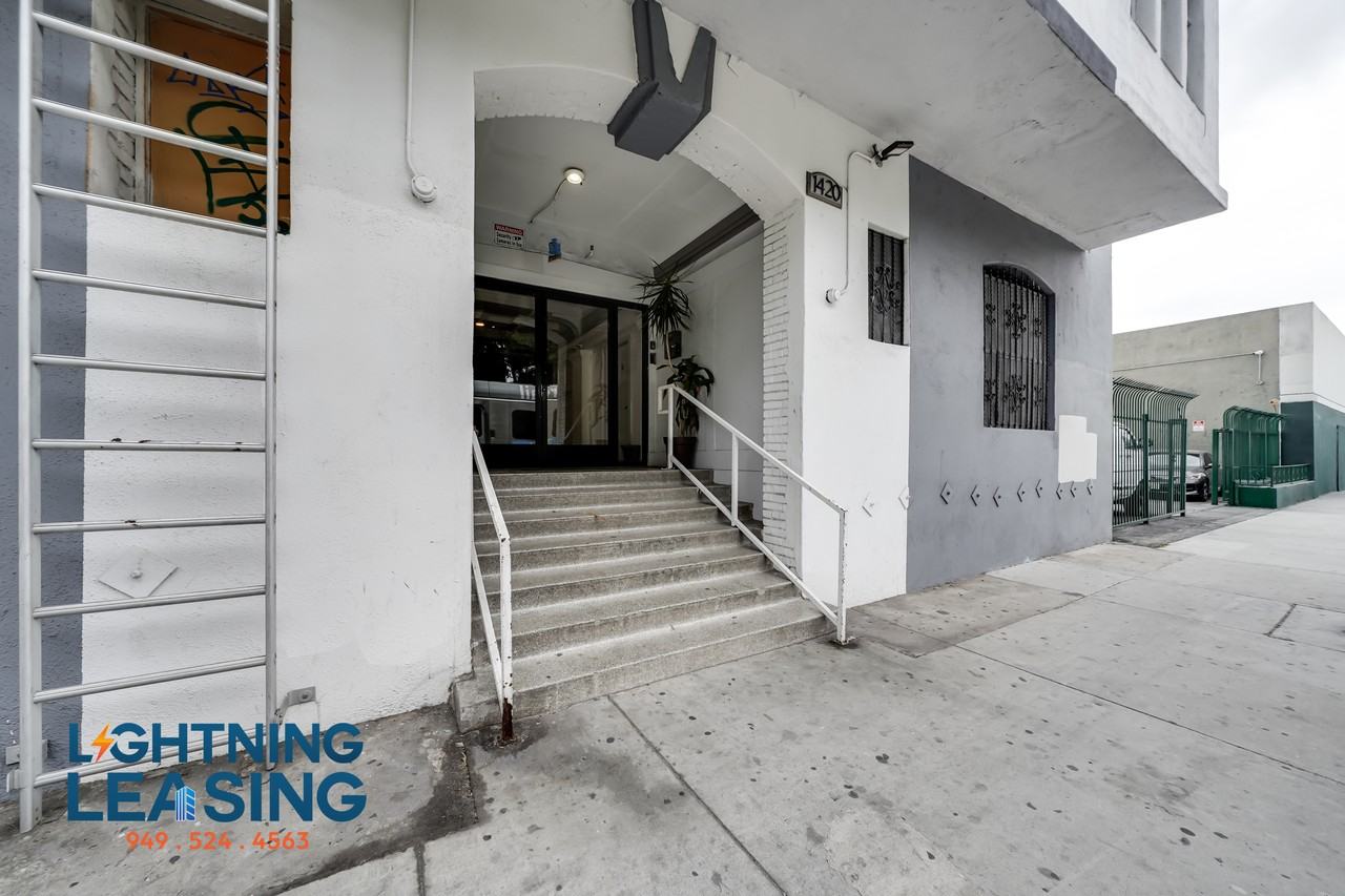 1420 S Flower St #8A - Photo 3 of 10