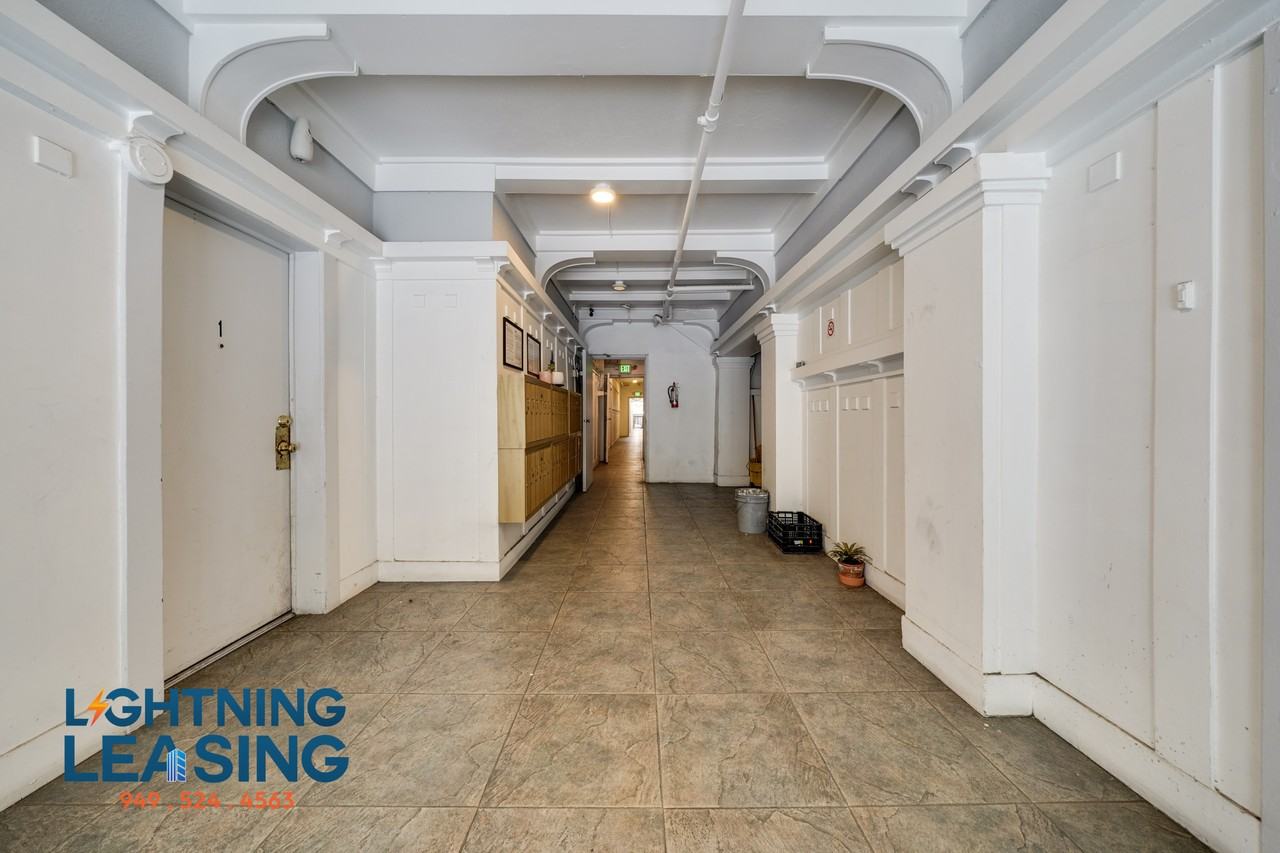 1420 S Flower St #8A - Photo 6 of 10