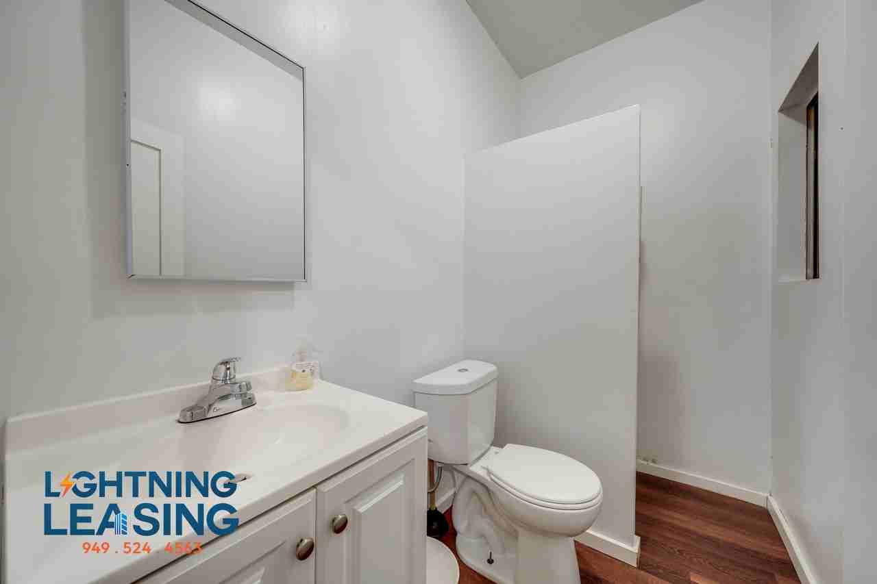 1420 S Flower St #8A - Photo 7 of 10