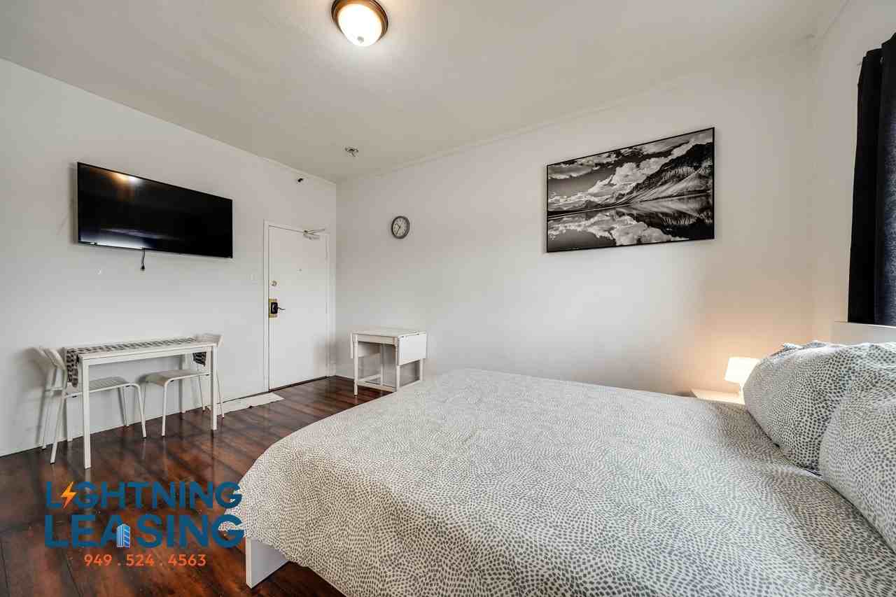 1421 S Flower St #2 - Photo 3 of 11