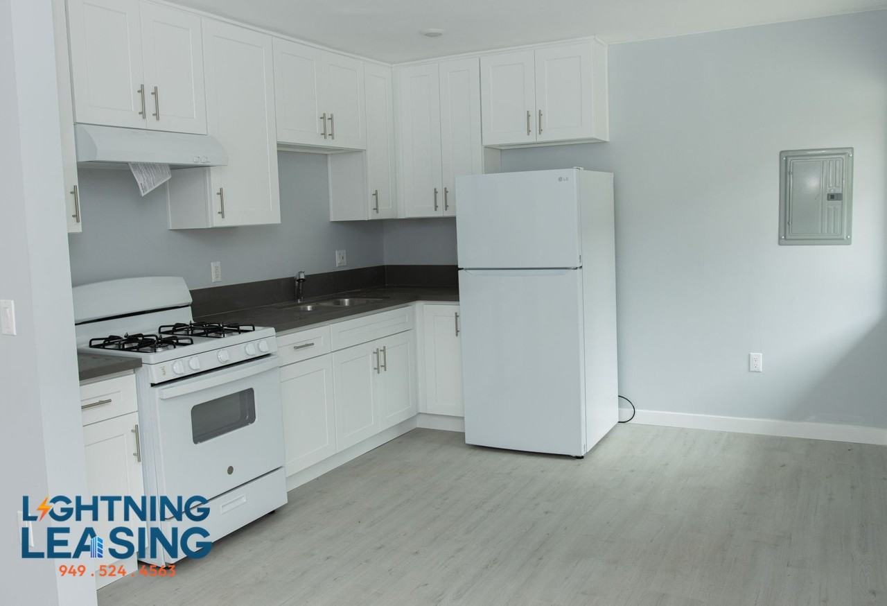 3923 1/2 Gibraltar Ave #12D