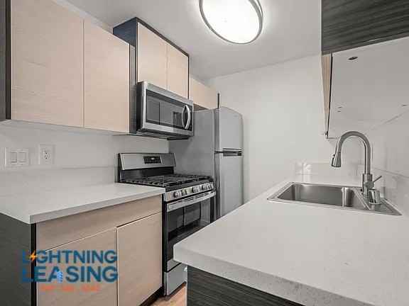 3111 1/2 4th St #309B