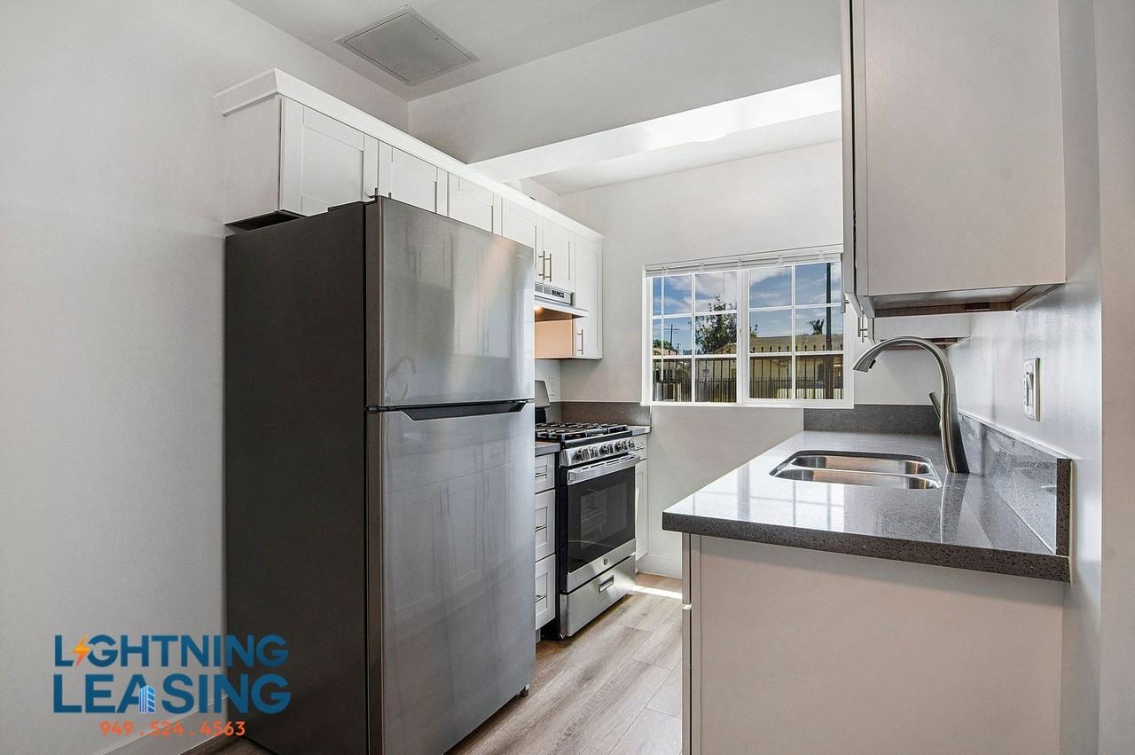 10521 1/2 S Figueroa St #22D