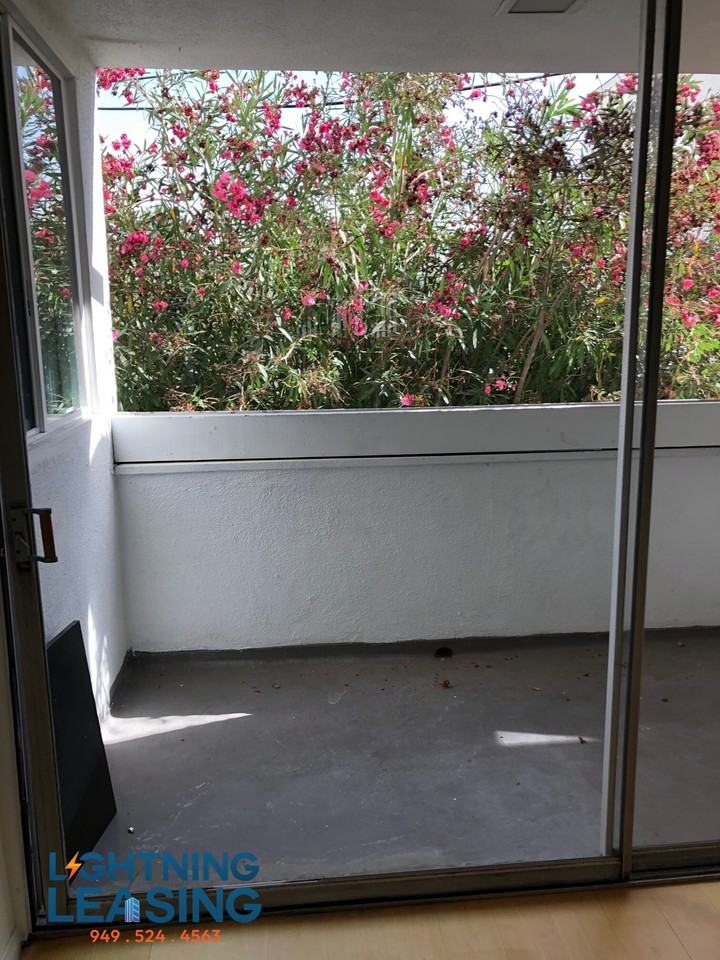 11TH & #203D - Photo 3 of 11