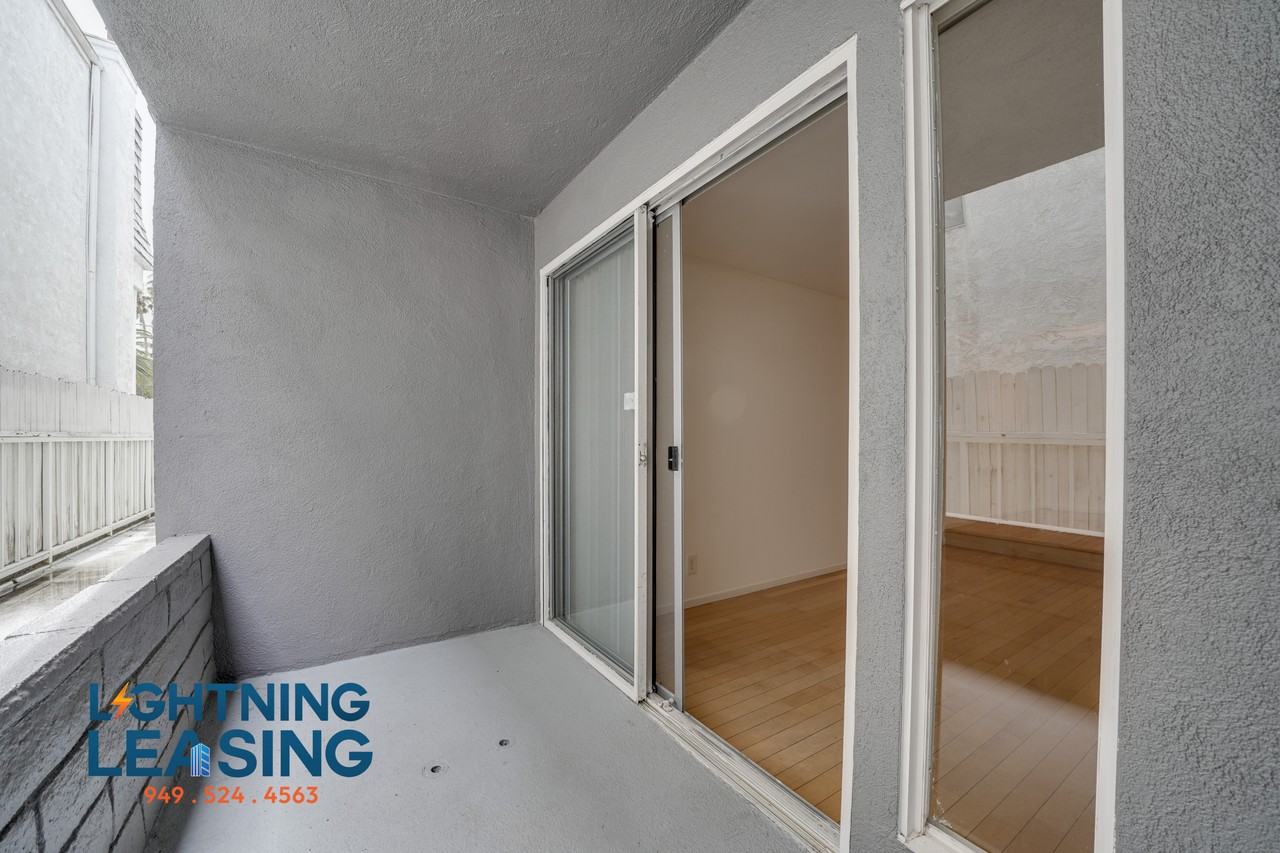 1033 1/2 3rd St #105D - Photo 6 of 34