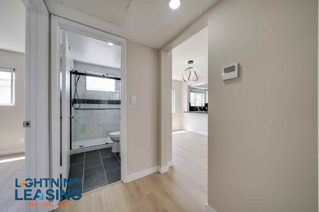 1035 N Hayworth Ave #100 - Photo 7 of 28