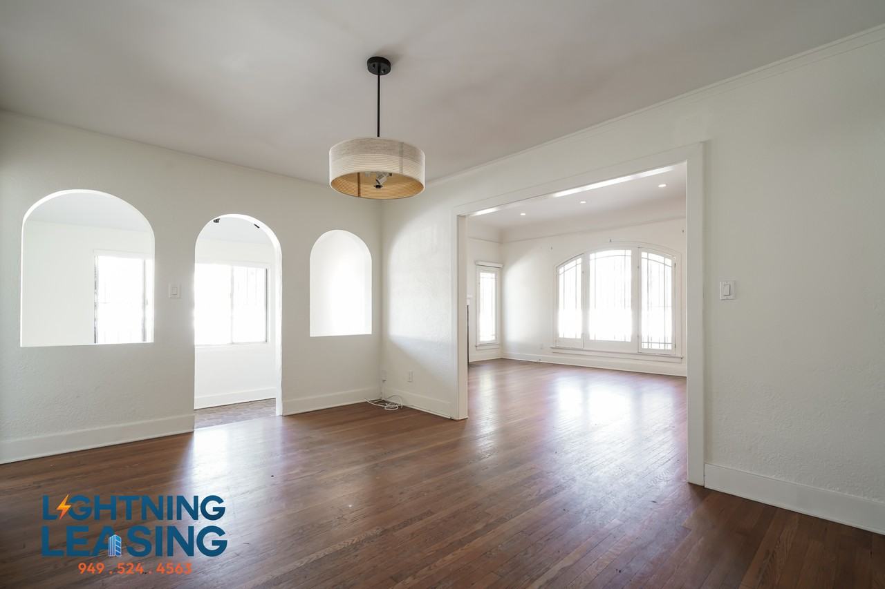 401 S Sycamore Ave #401 - Photo 7 of 42