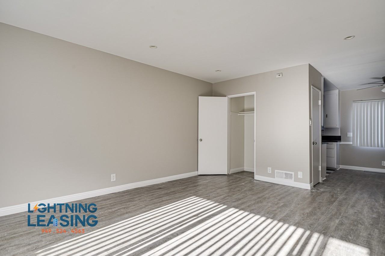 230 S Coronado St #11 - Photo 6 of 20