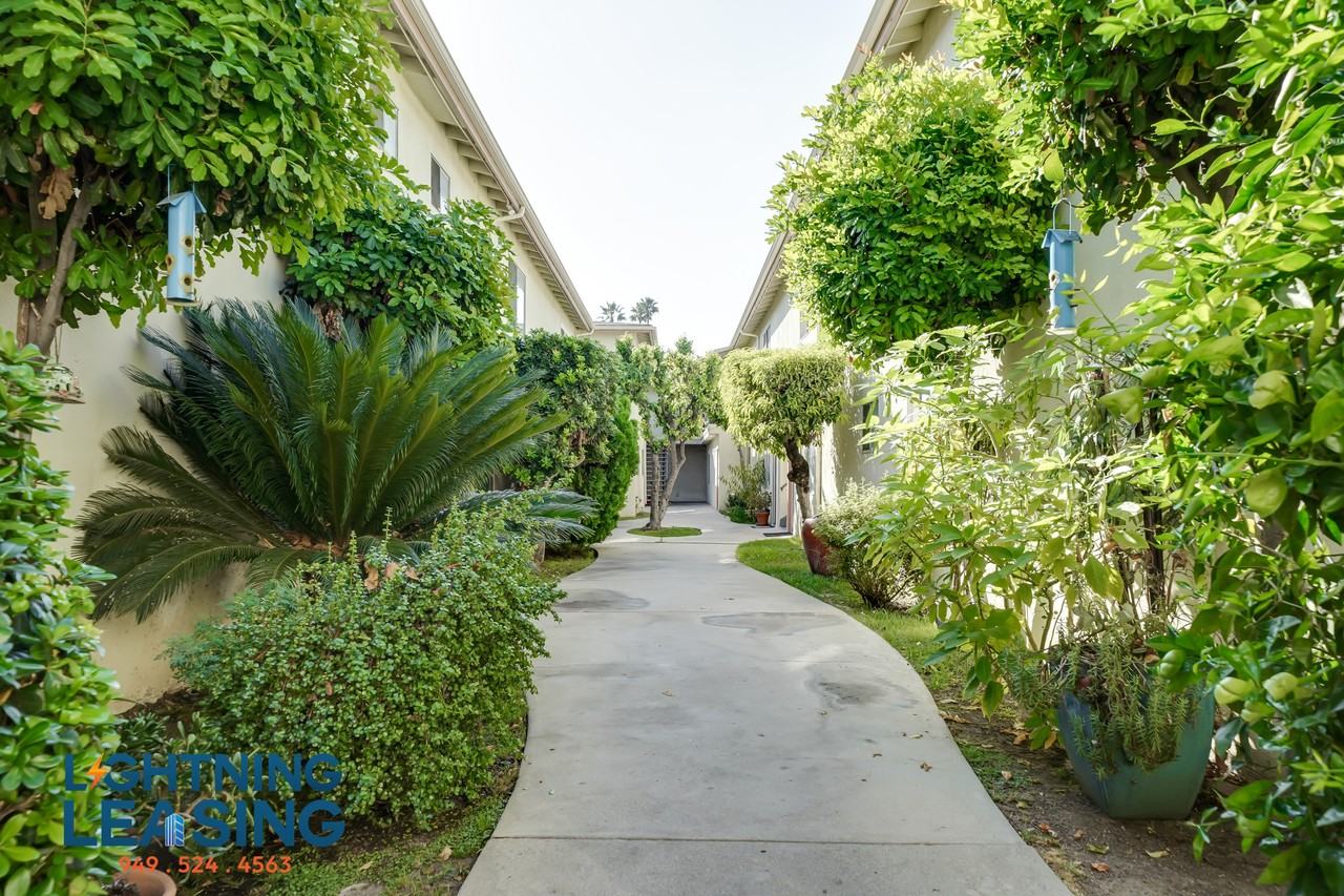 6635 Etiwanda Ave #20D - Photo 4 of 19