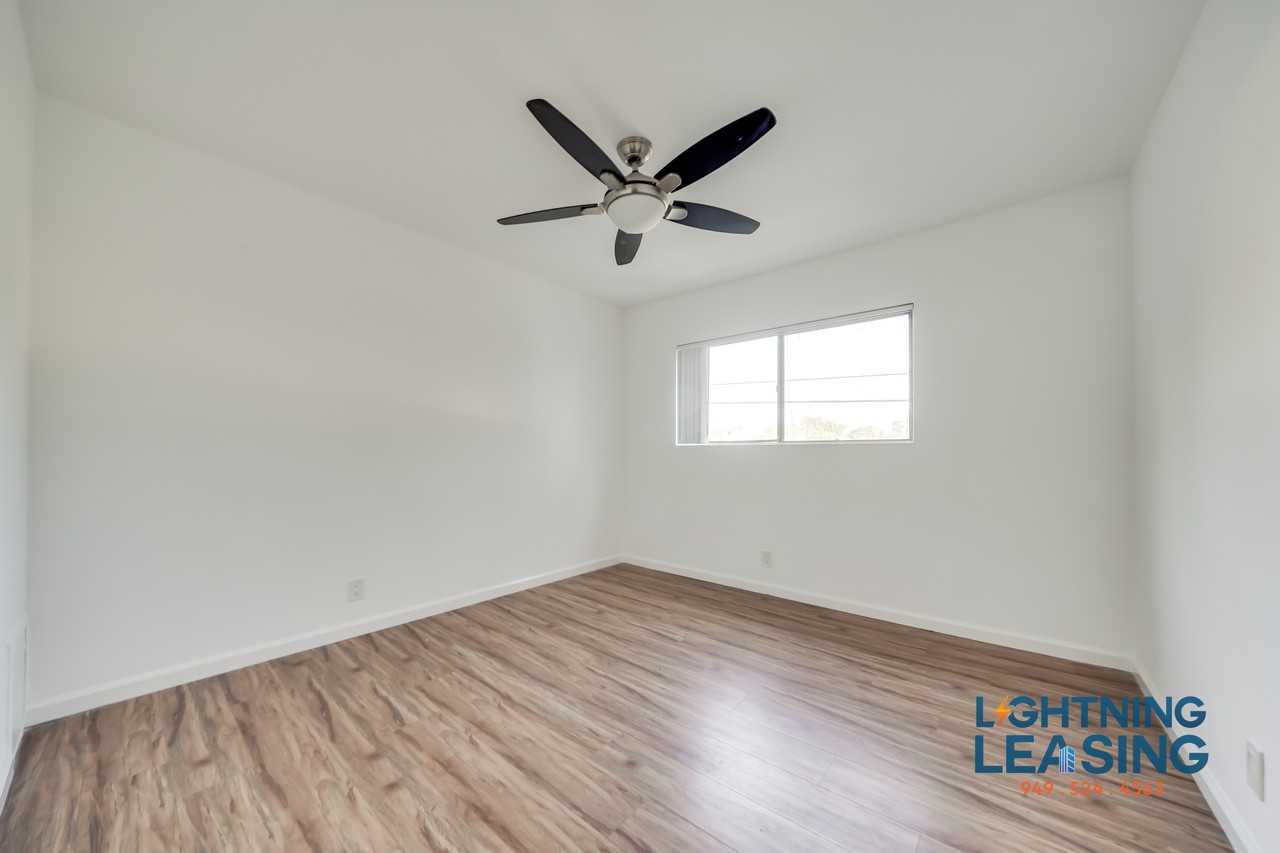 6635 Etiwanda Ave #20D - Photo 7 of 19