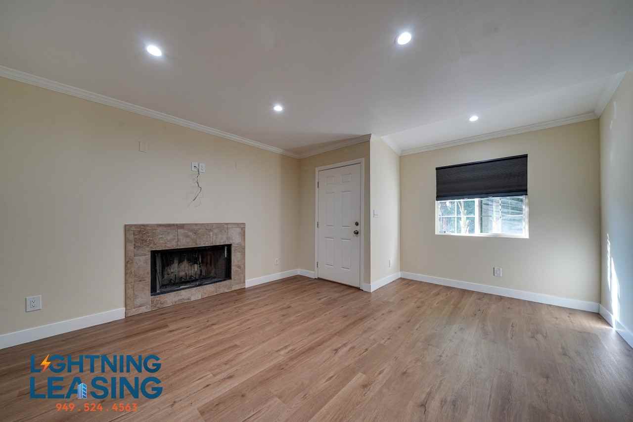 6182 Yolanda Ave - Photo 2 of 32