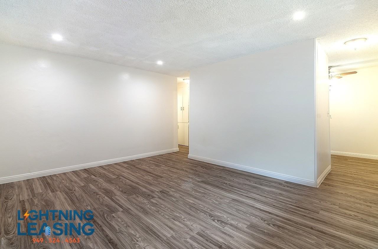 20437 Cohasset St #3D - Photo 5 of 10