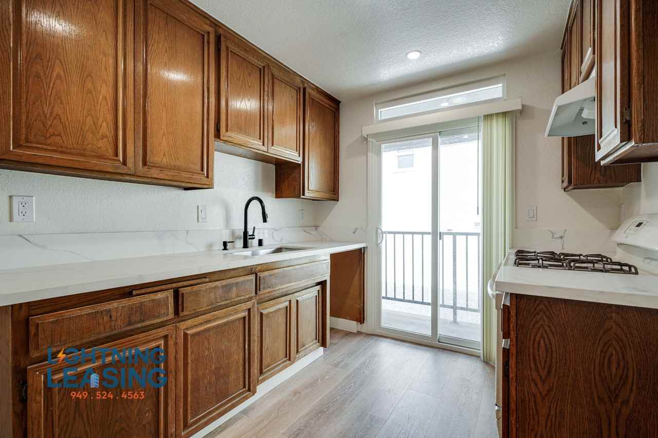 536 E Cypress Ave #302 - Photo 4 of 22
