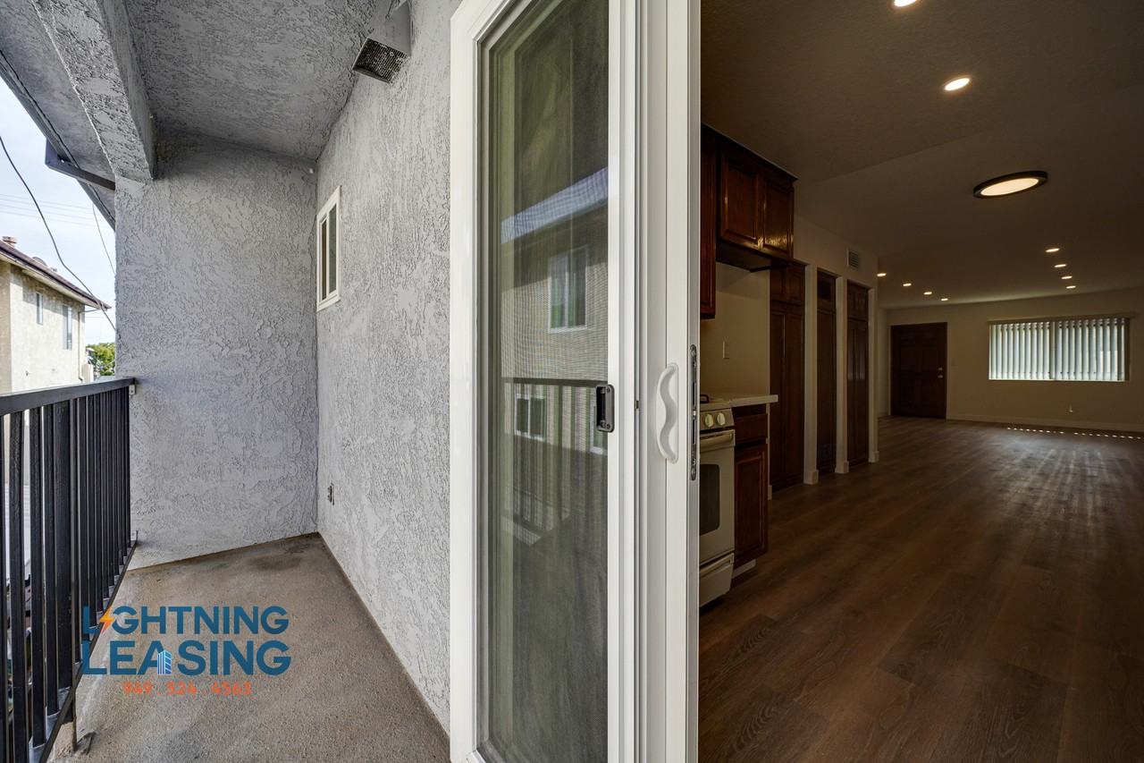 536 E Cypress Ave #302 - Photo 5 of 22