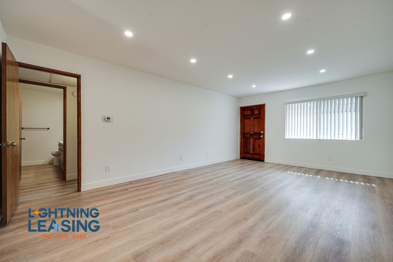 536 E Cypress Ave #302 - Photo 6 of 22