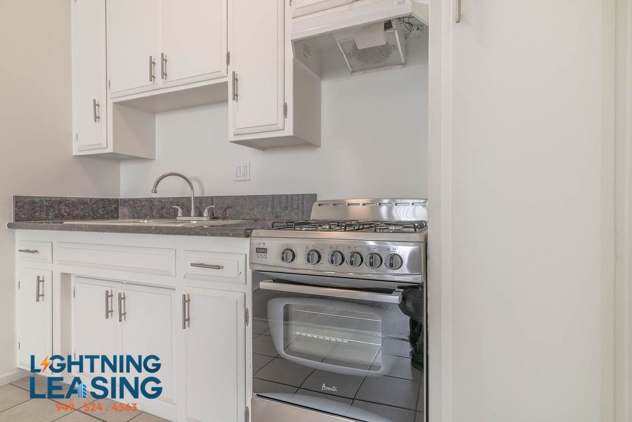 945 S Carondelet St #5D - Photo 3 of 5