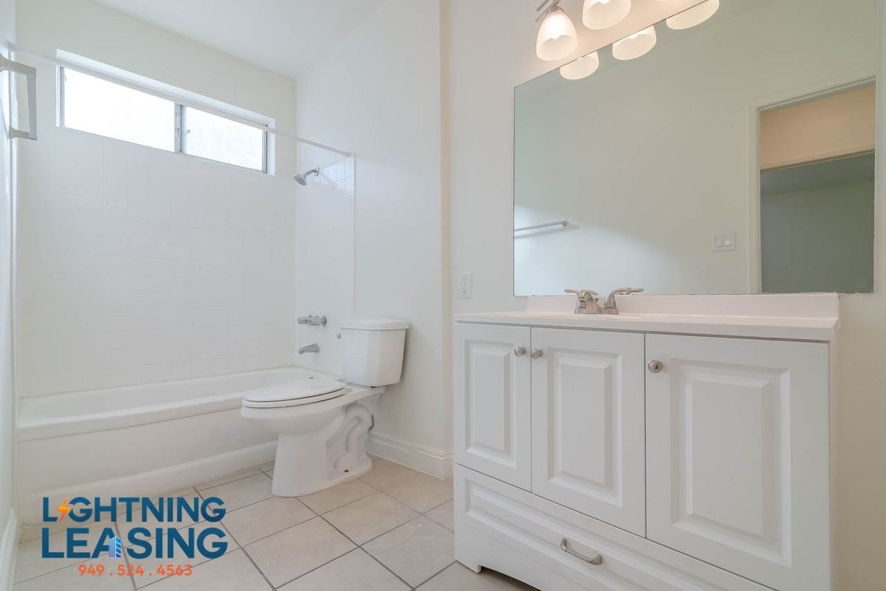 945 S Carondelet St #5D - Photo 5 of 5