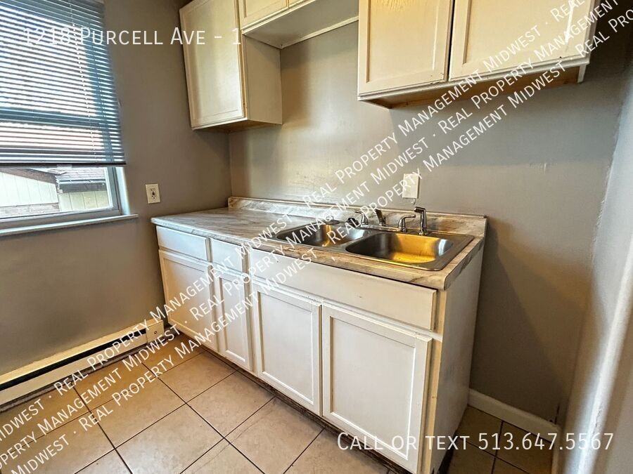 1218 Purcell Ave #1 - Photo 4 of 10