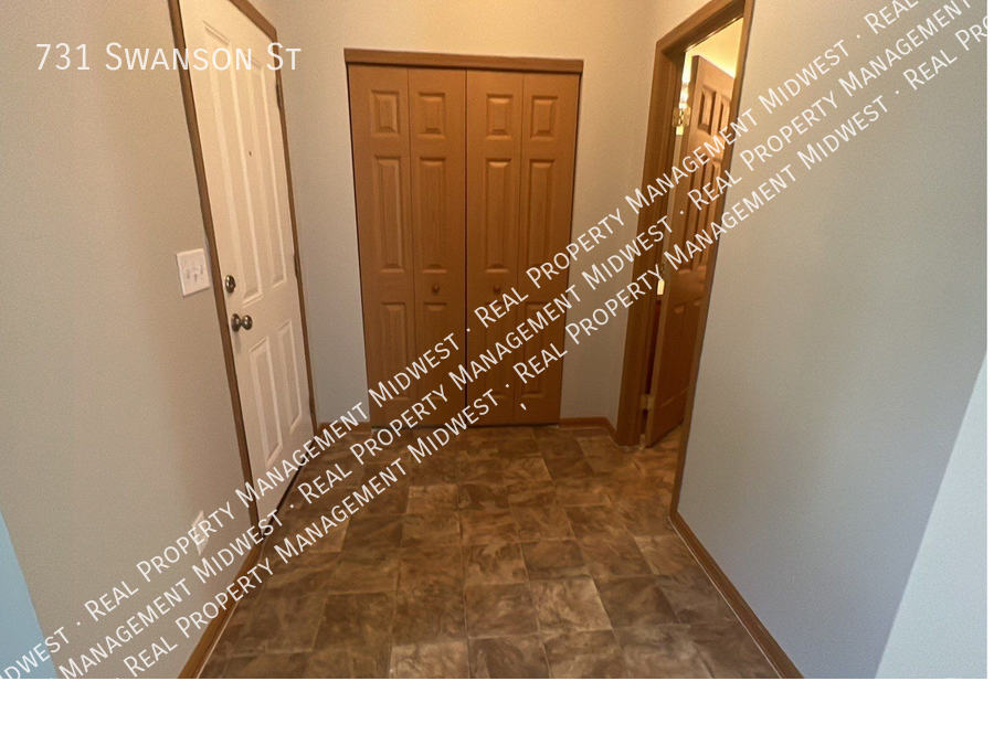 731 Swanson St - Photo 6 of 11