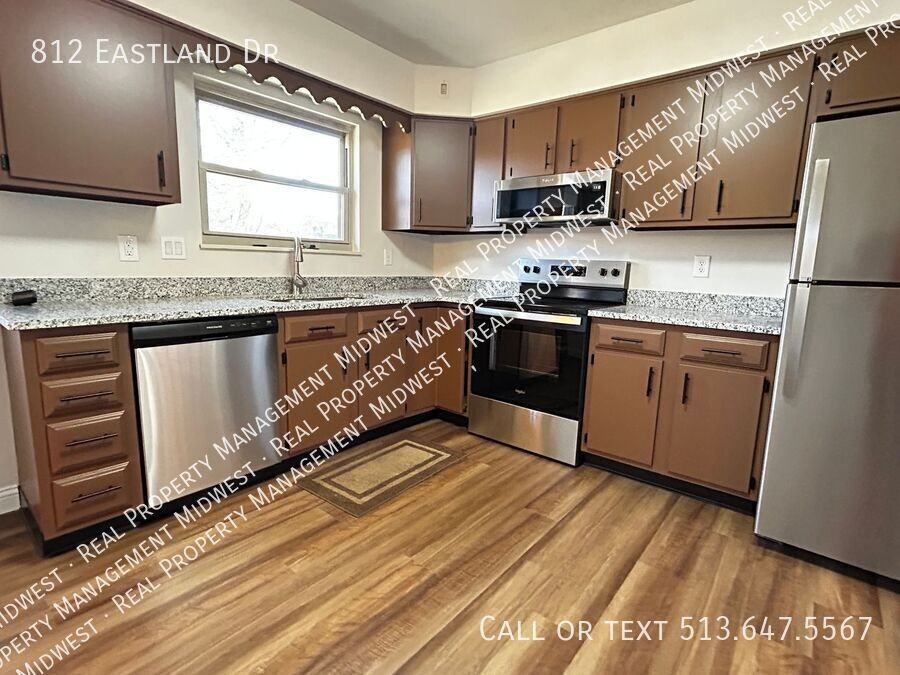 812 Eastland Dr - Photo 2 of 24