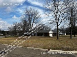 featured image of 1006 Willow Ln