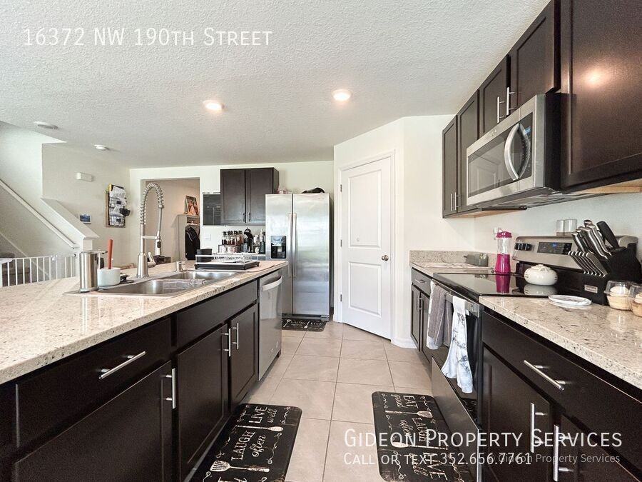 16372 Nw 190th St - Photo 5 of 37